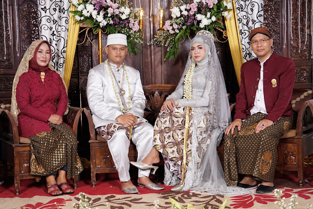 Makeup artist MUA rias pengantin paket wedding organizer pernikahan di bekasi